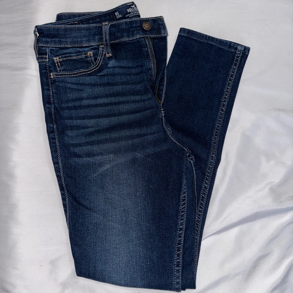 Hollister jeans high rise size 9 short